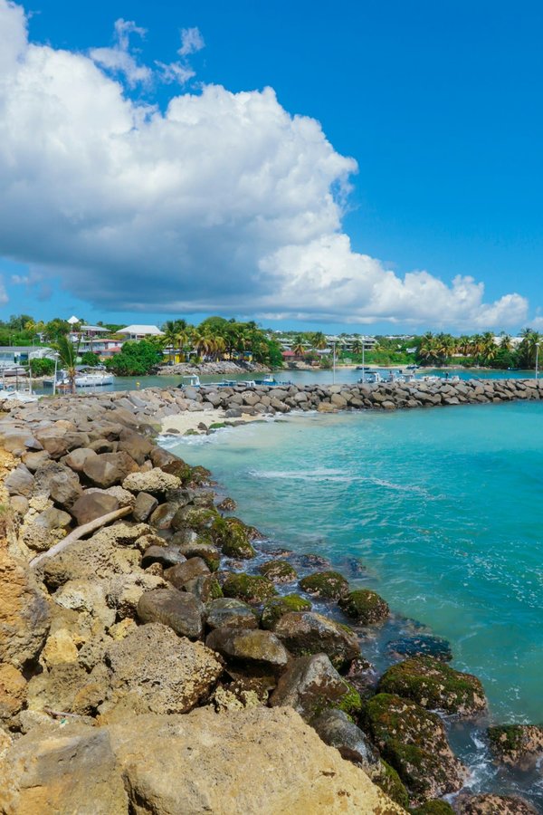 La location de voiture en Guadeloupe : Une solution idéale pour votre séjour !